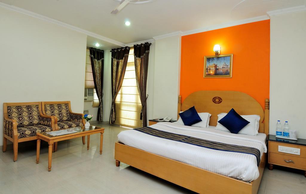 Hotel Maharaja Residency Jalandhar Esterno foto