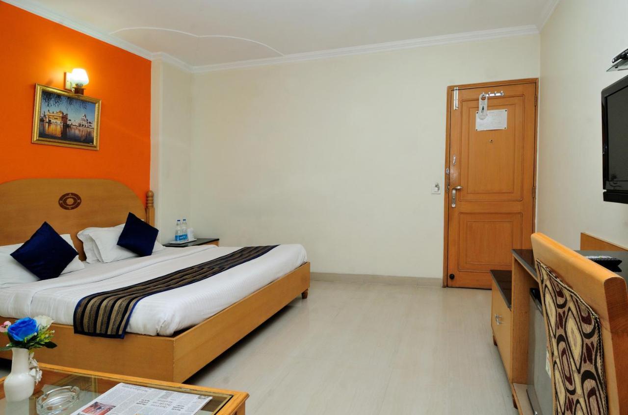 Hotel Maharaja Residency Jalandhar Esterno foto